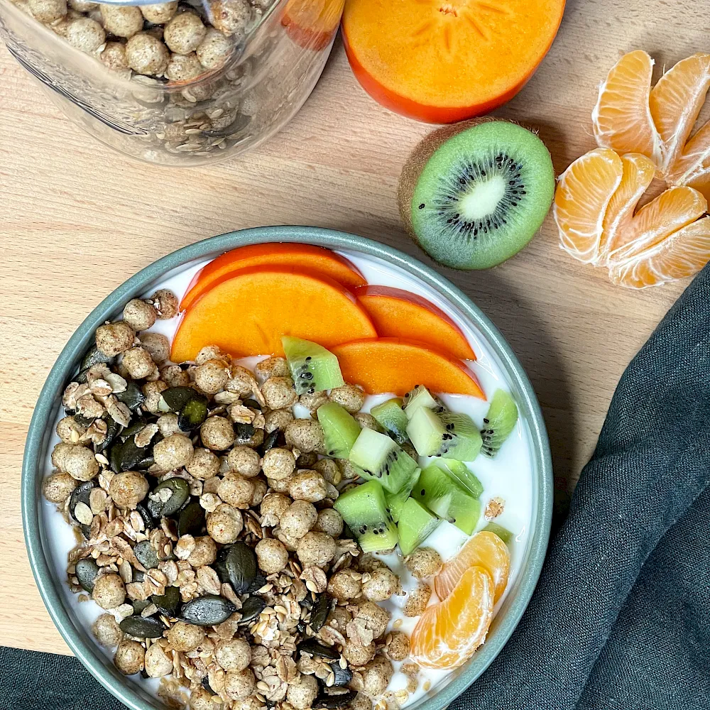 Granola mit frischem Obst